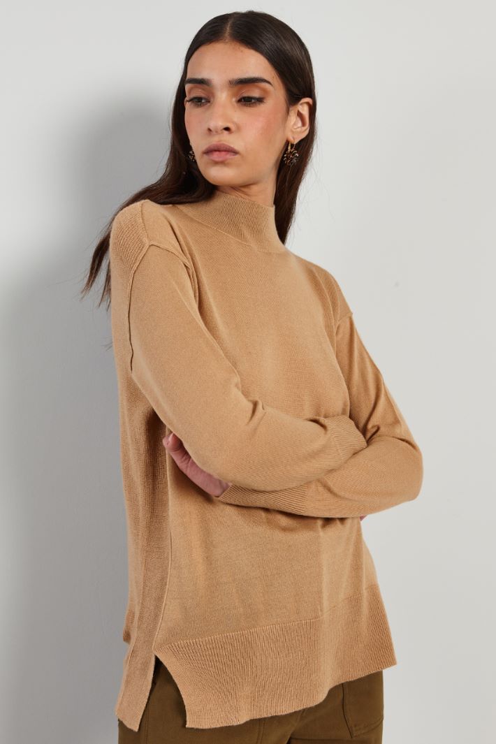 High-neck sweater with slits Intrend - 3