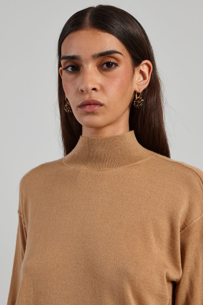 High-neck sweater with slits Intrend - 4