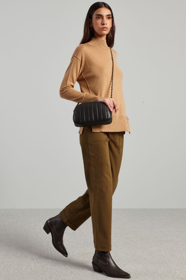 High-neck sweater with slits Intrend