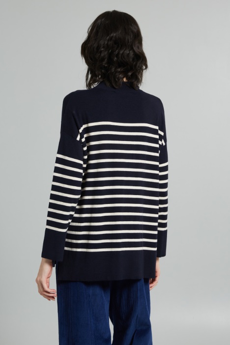 Maglia in filato di seta e lana