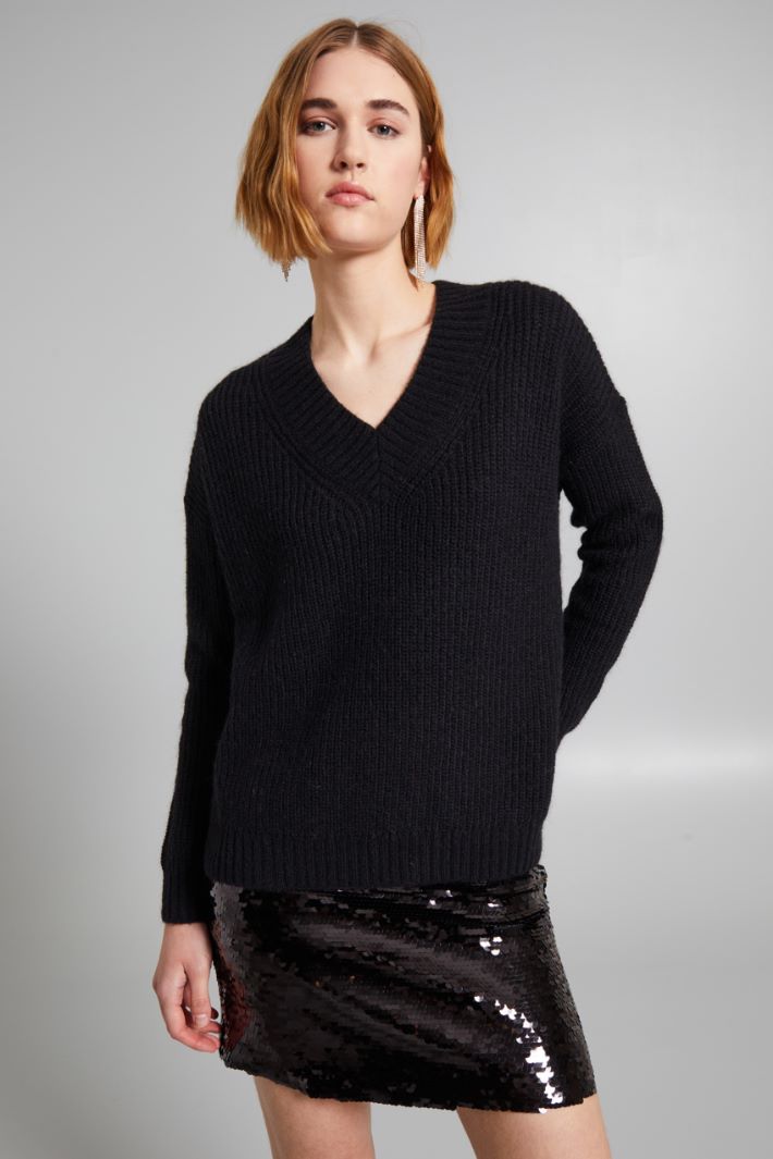 V-neck sweater Intrend - 3