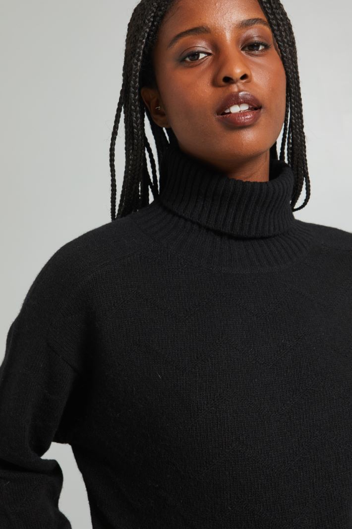 Cropped high-neck sweater Intrend - 4