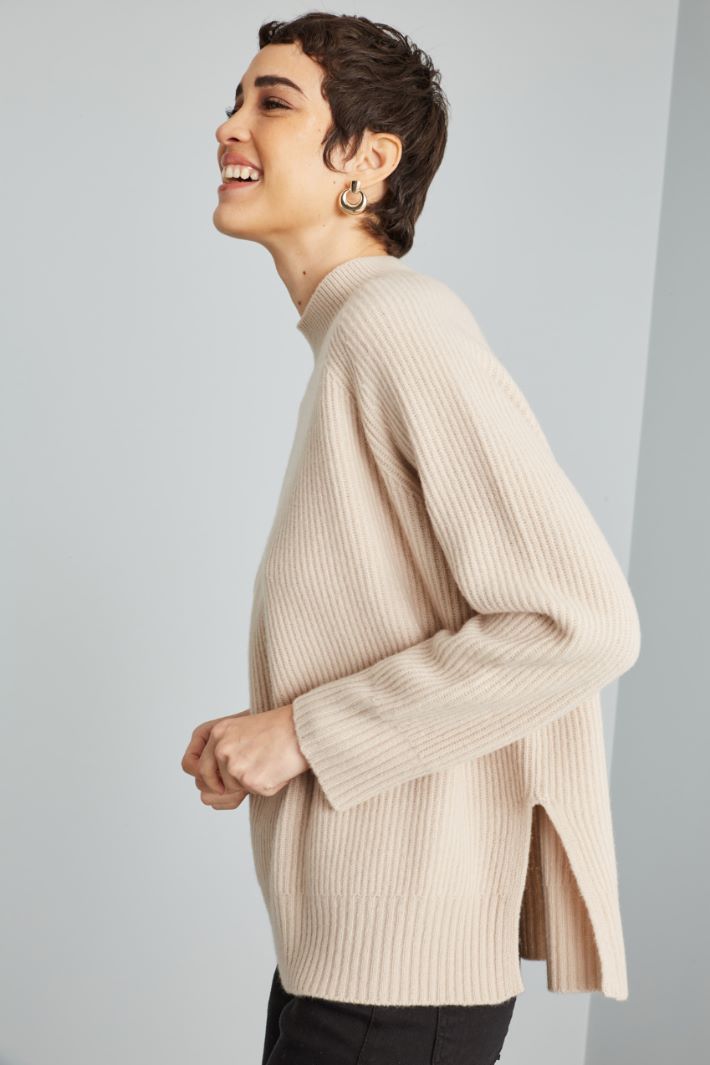 Slit-detailed sweater Intrend - 4