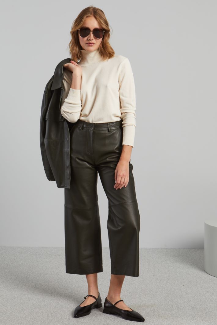 Crop leather trousers Intrend