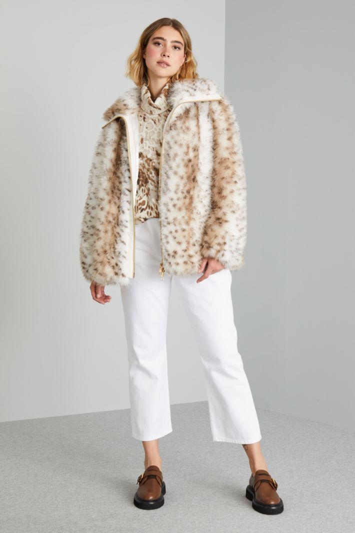 Fur-effect jacket Intrend