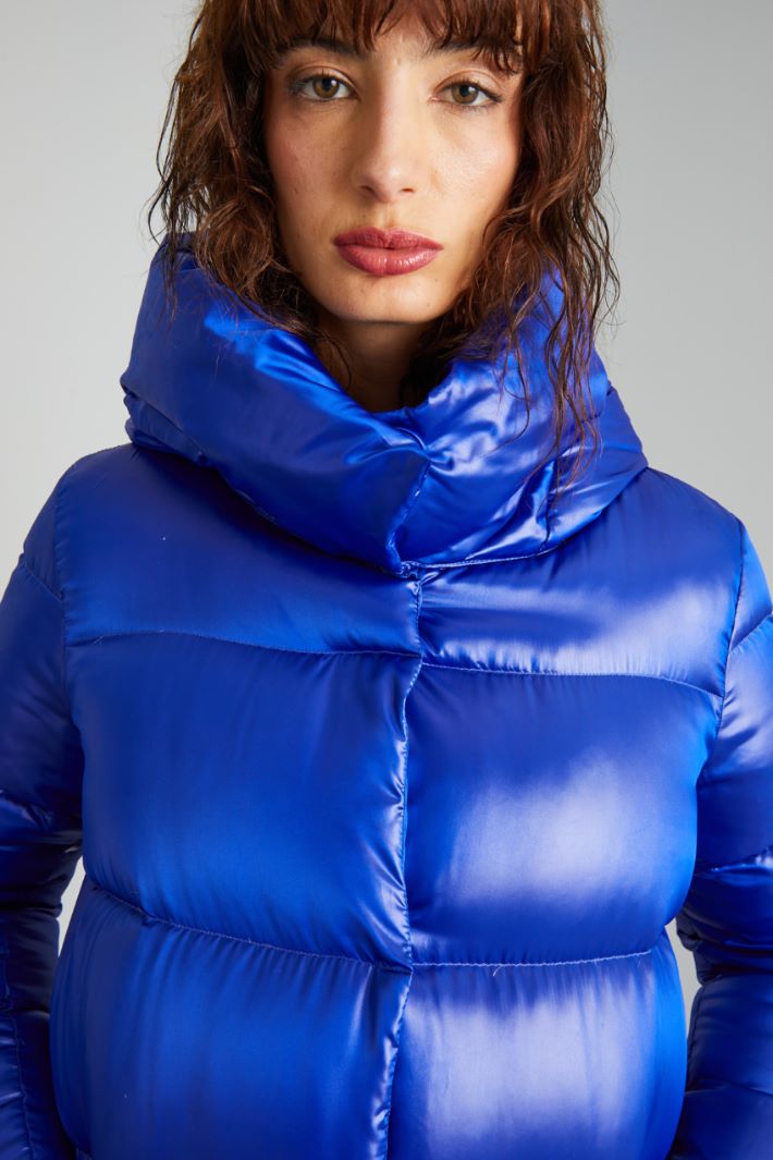 Hooded satin down jacket Intrend - 4