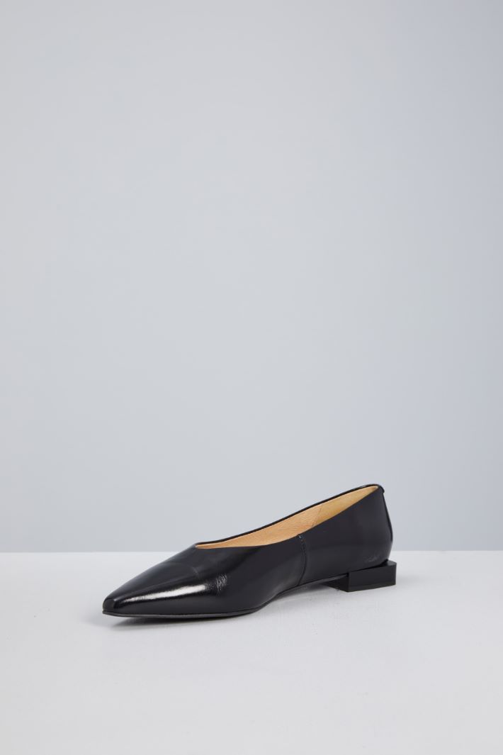 Pointed toe patent leather ballerinas Intrend - 3