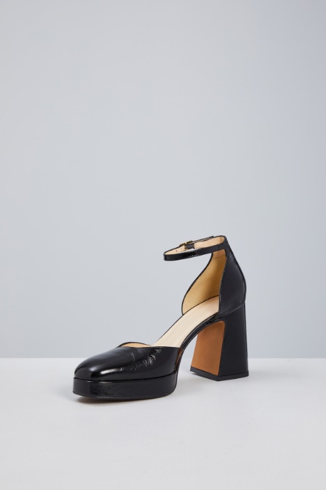 Décolleté con tacco largo