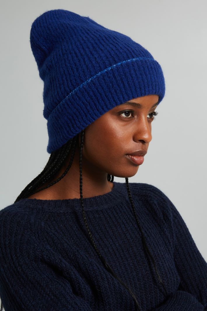 Lurex-adorned beanie hat Intrend