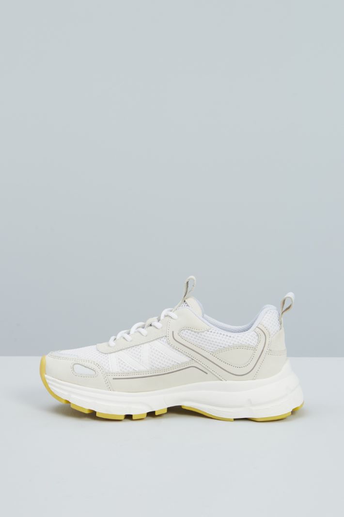 Sneakers with mesh details Intrend - 3