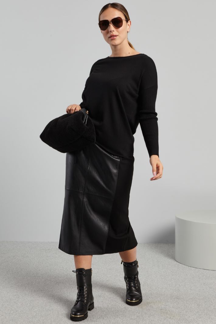 Jersey and faux leather skirt Intrend