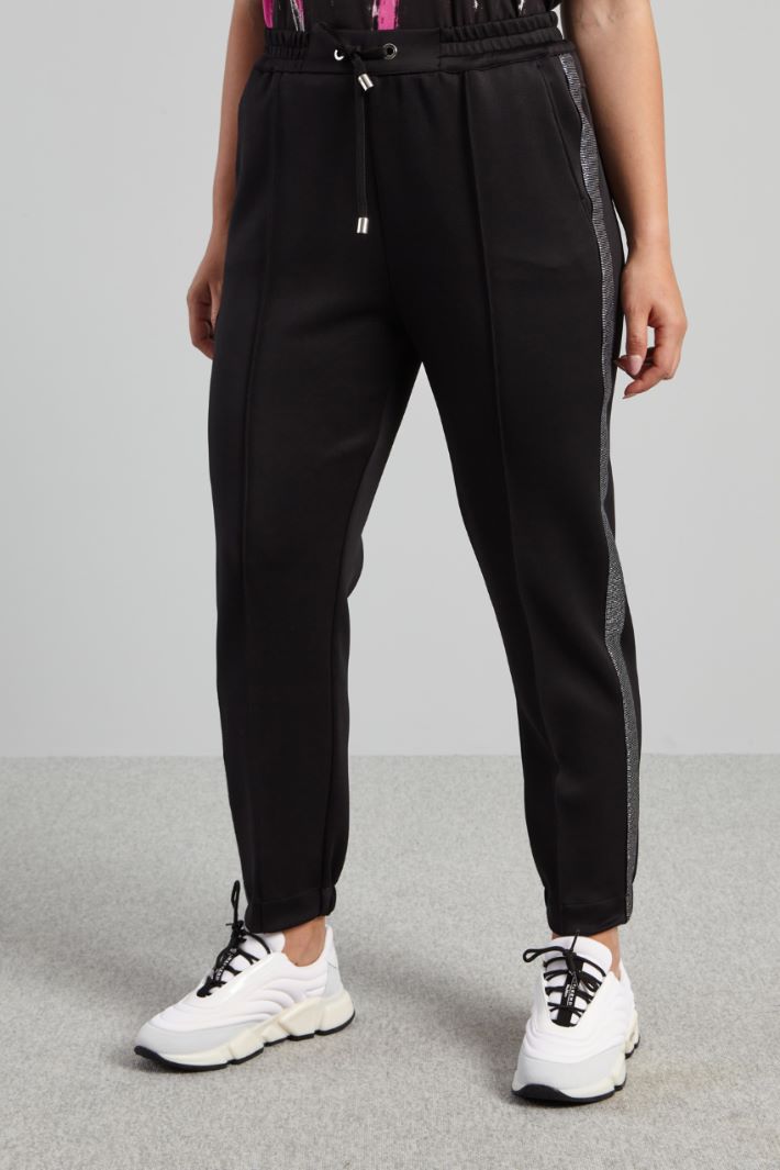 Joggers with contrasting bands Intrend - 3