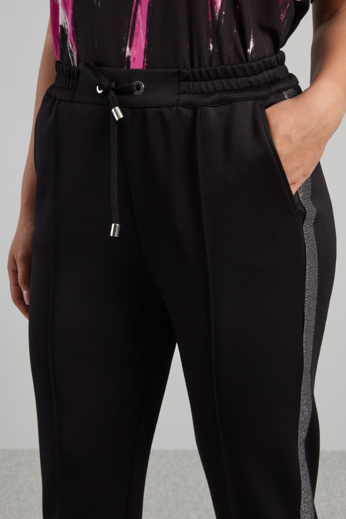 Joggers with contrasting bands Intrend - 4