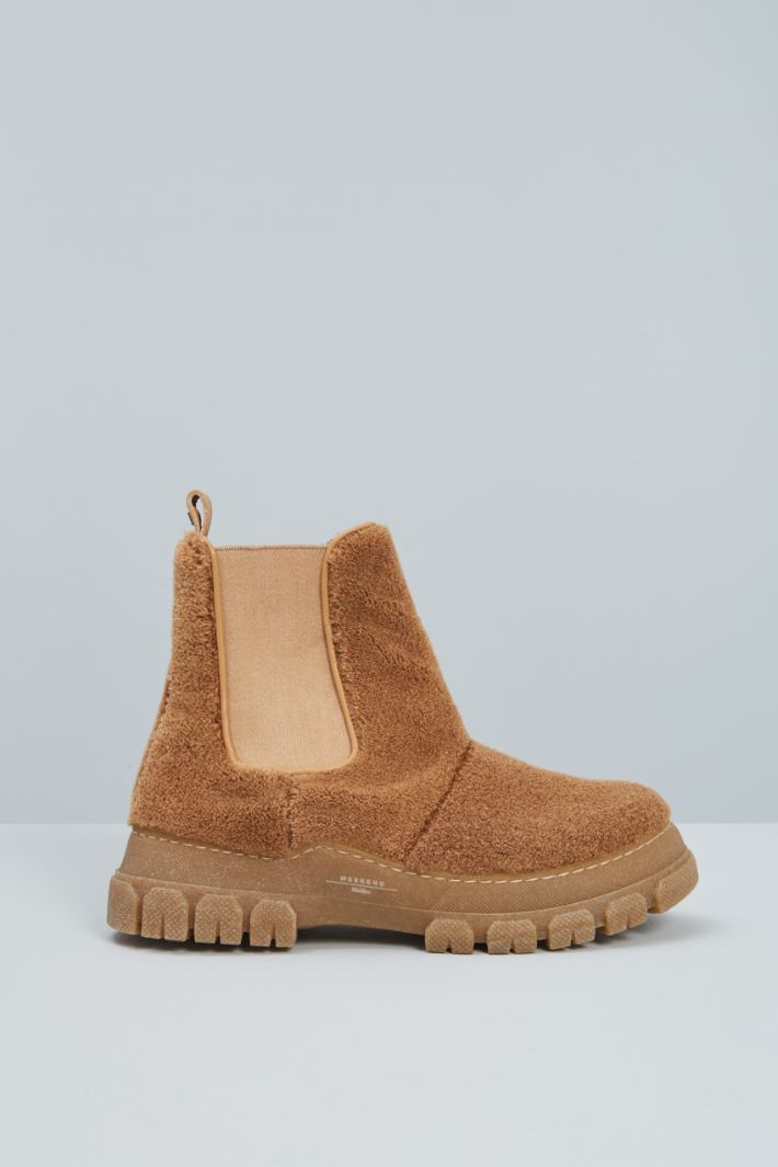 Fur-effect boots Intrend