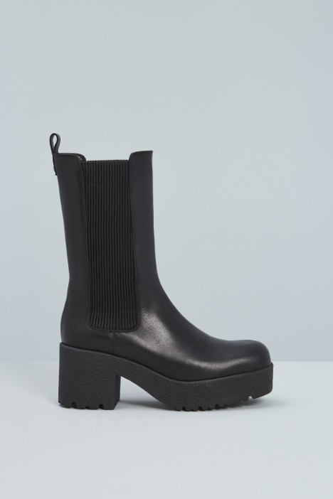 Chunky leather boots Intrend