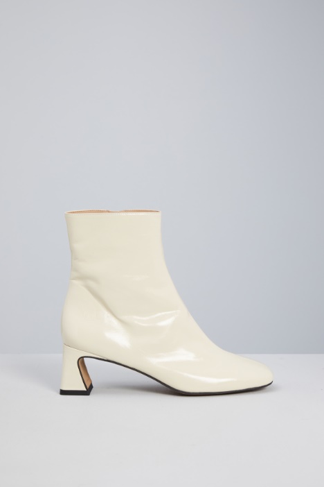 Square toe ankle boots Intrend