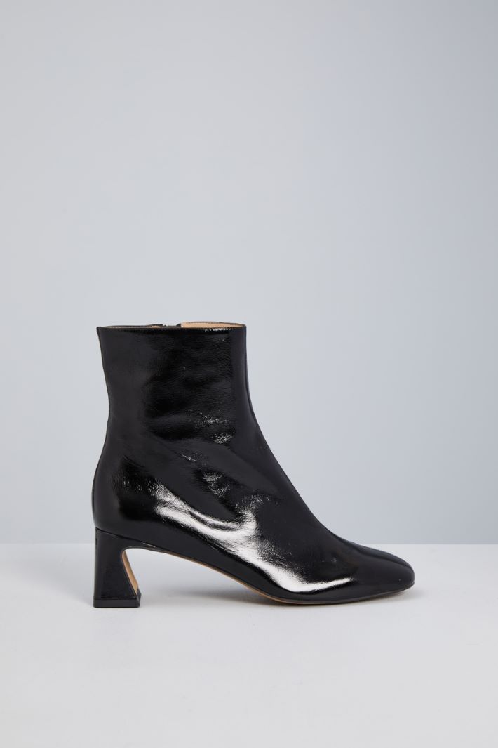 Square toe ankle boots Intrend