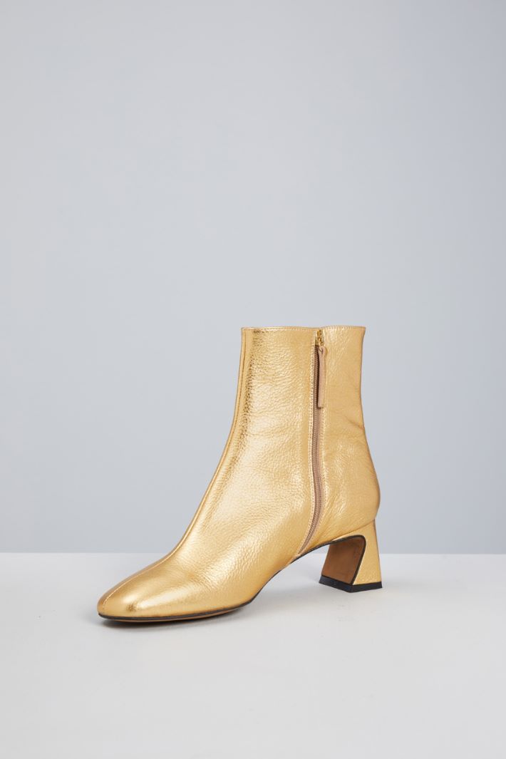 Ankle boots with a metallic finish Intrend - 3