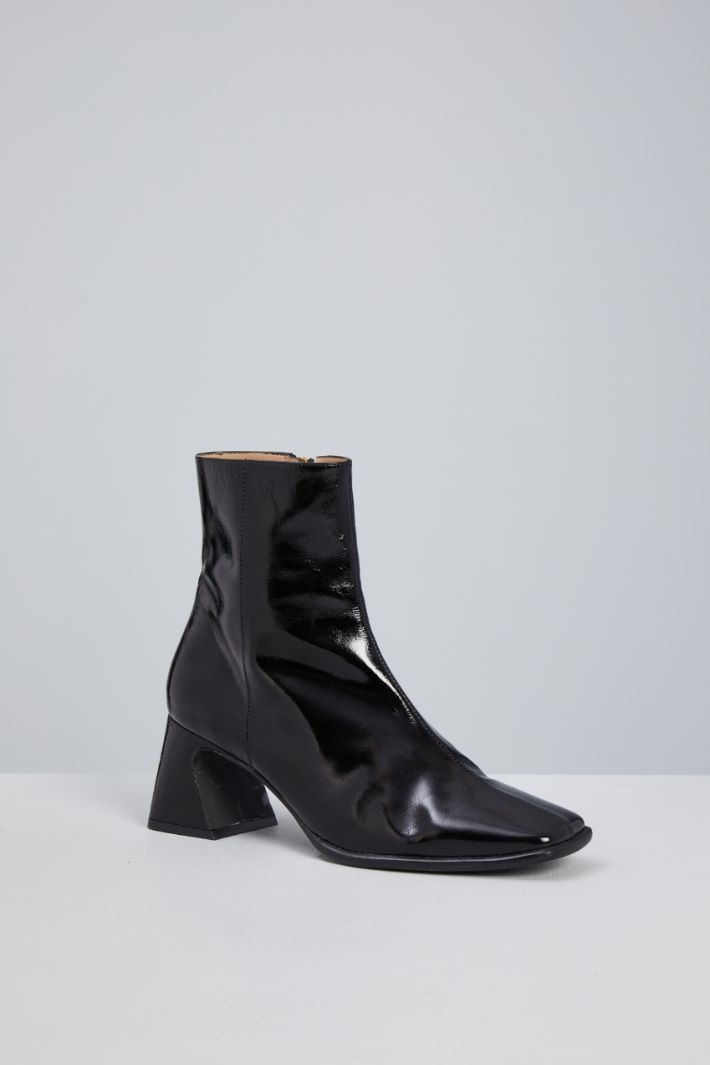 Patent leather ankle boots Intrend - 2