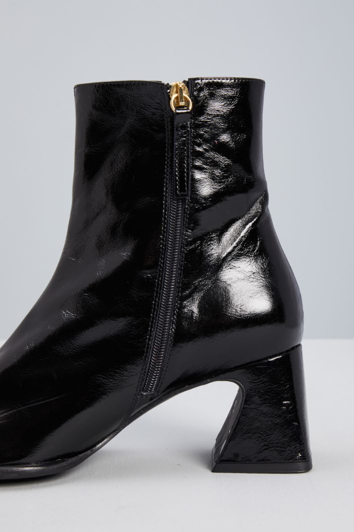 Patent leather ankle boots Intrend - 4