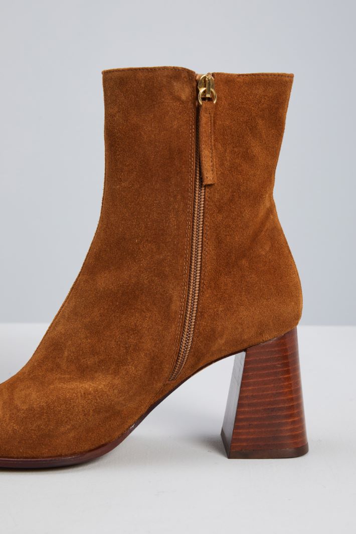 Suede ankle boots with heels Intrend - 4