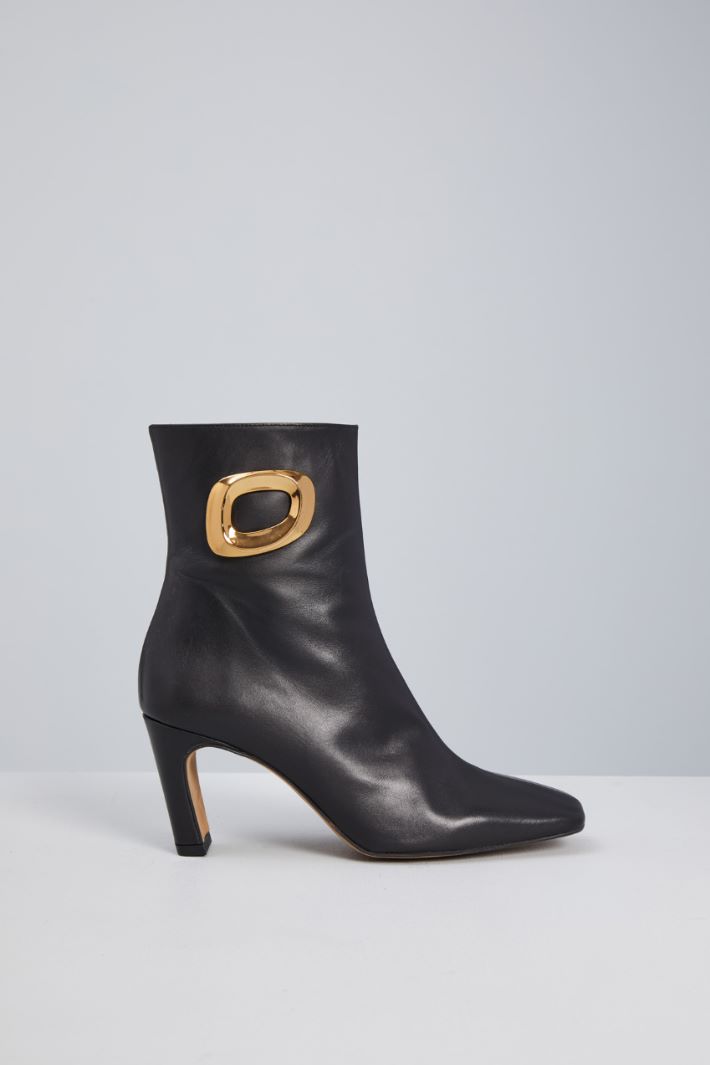 Square toe ankle boots Intrend