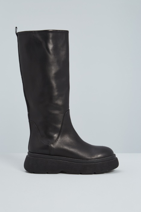 High chunky boots Intrend