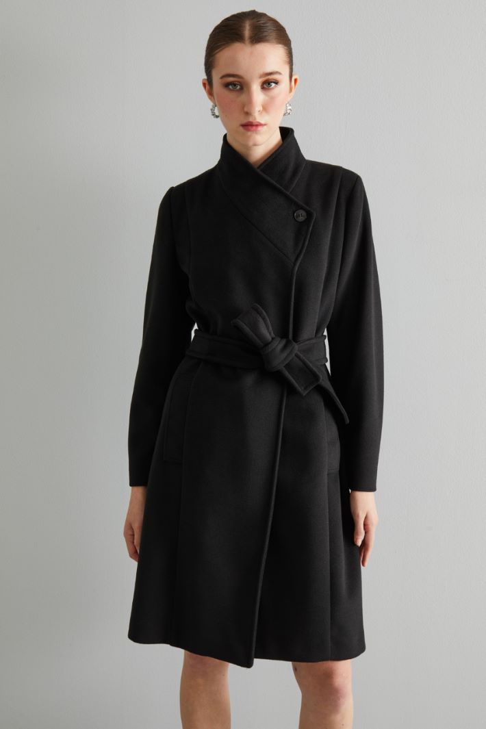 Coat with asymmetrical closure Intrend - 3