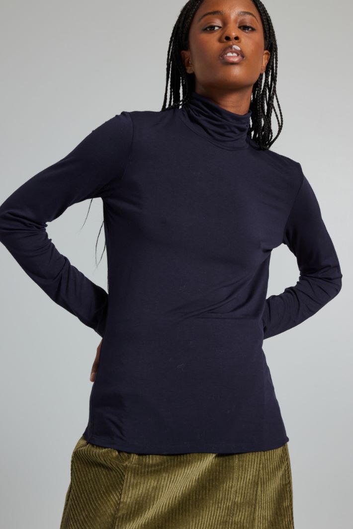 Fitted jersey turtleneck Intrend - 3