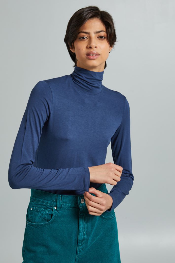 Fitted jersey turtleneck Intrend - 3