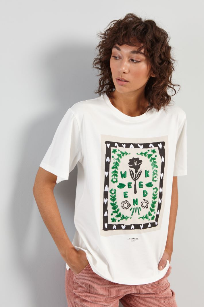 Camiseta con estampado y bordado Intrend - 3