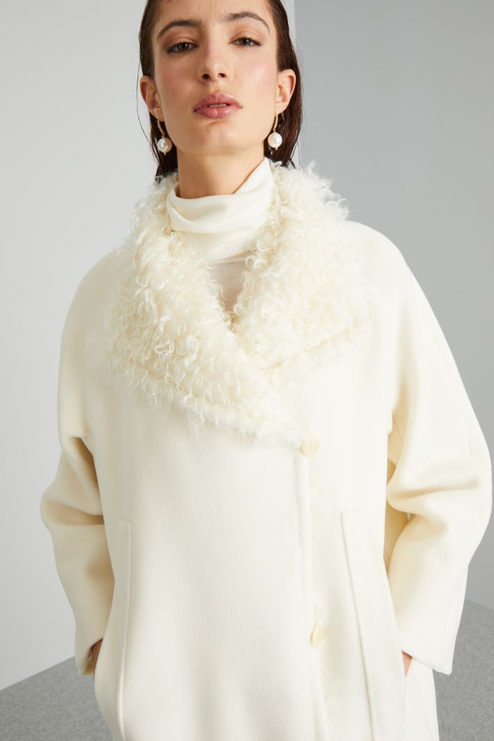 Abrigo con cuello de mohair Intrend - 4