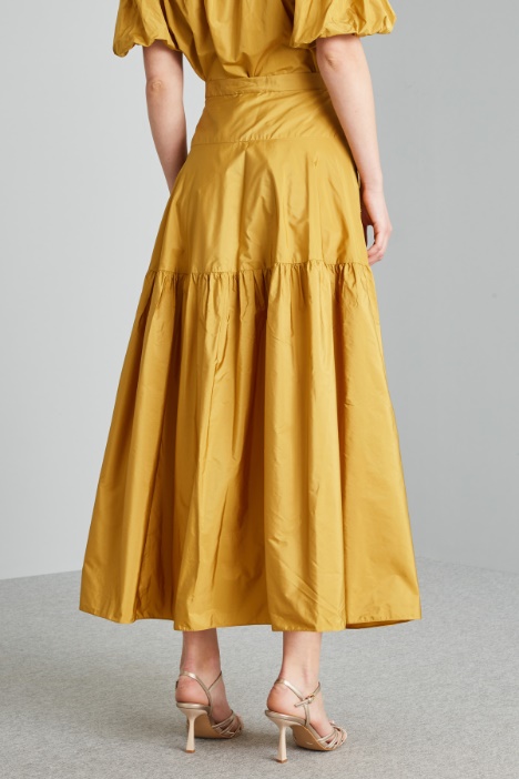 Gonna a campana con balza