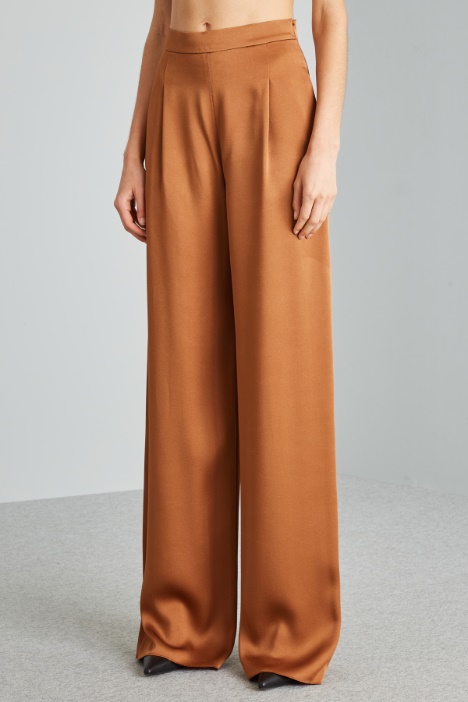 Pantaloni in enver satin lucido