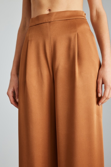 Pantaloni in enver satin lucido