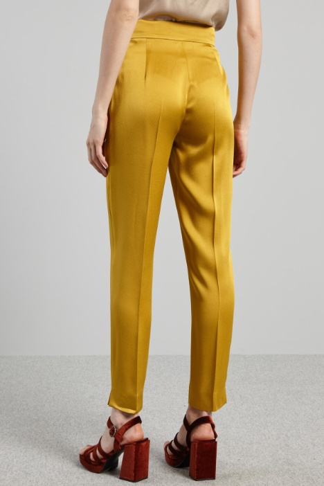 Pantaloni in enver satin