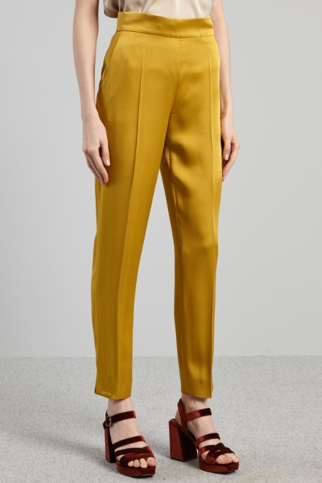 Pantaloni in enver satin