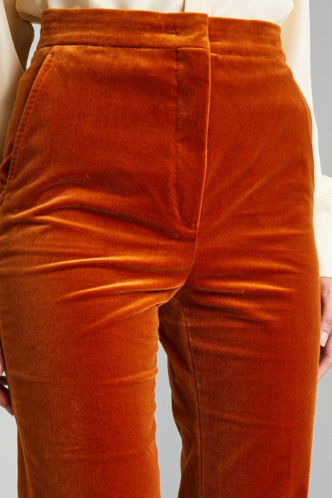 Pantaloni flare in velluto