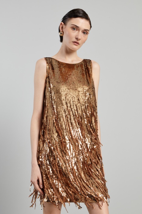 Abito in paillettes con frange