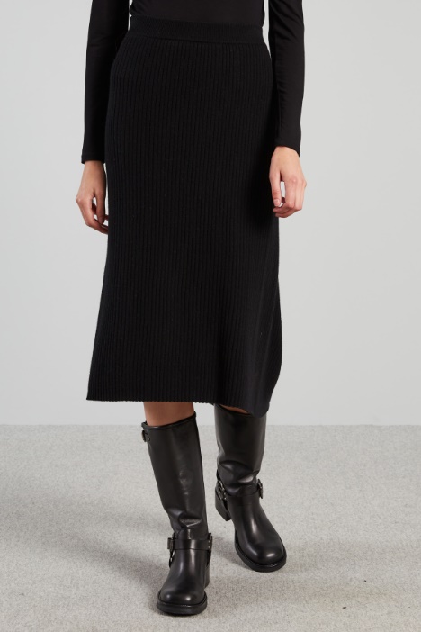 Falda de punto, con puntas tipo pañuelo