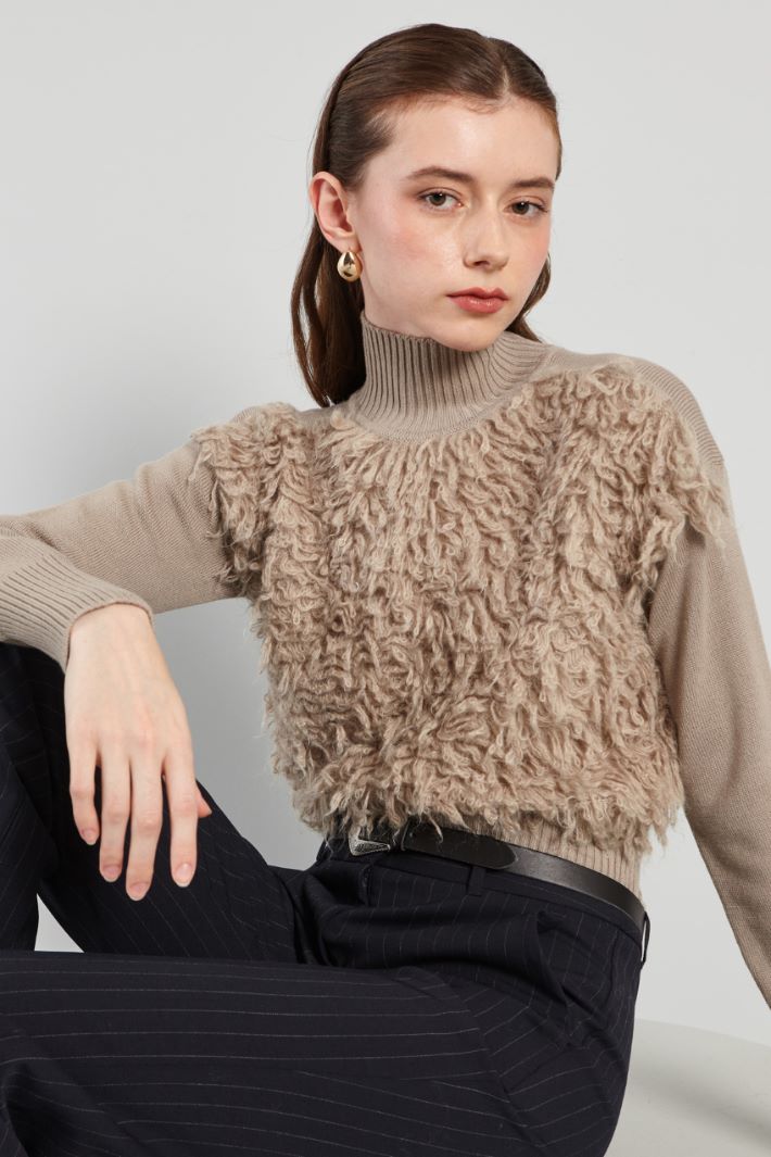 Faux fur sweater Intrend