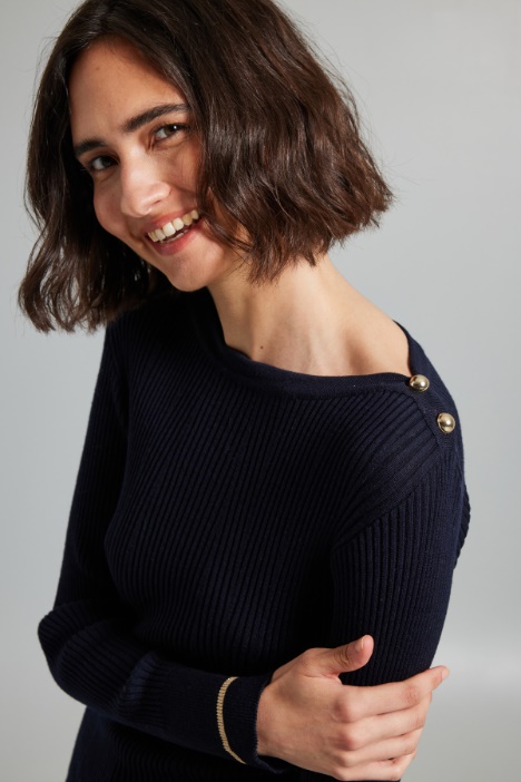 Maglia aderente in pura lana