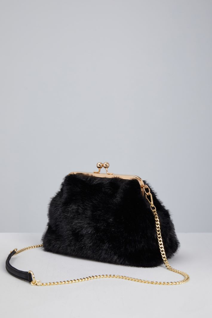 Fur effect clutch Intrend - 2