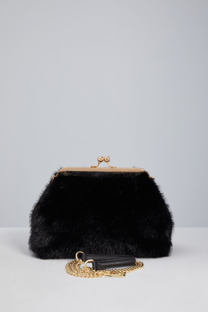 Fur effect clutch Intrend - 3