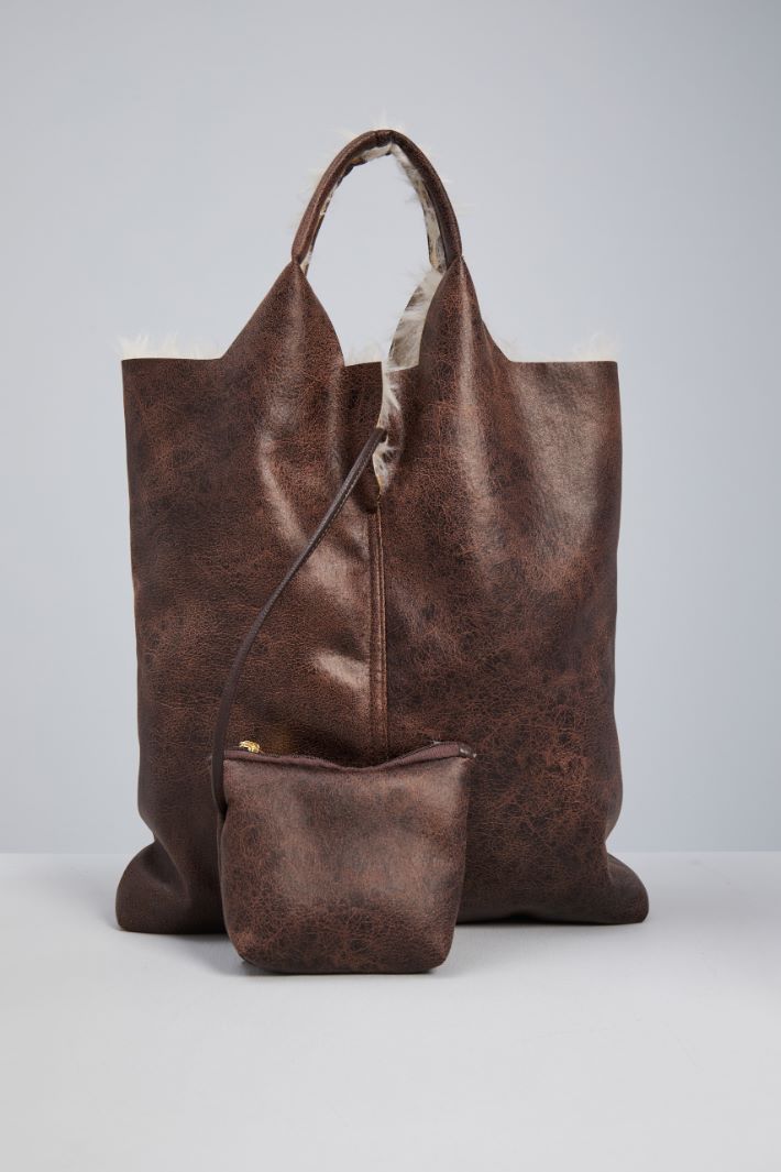 Shopping bag in sheepskin-like fabric Intrend - 3