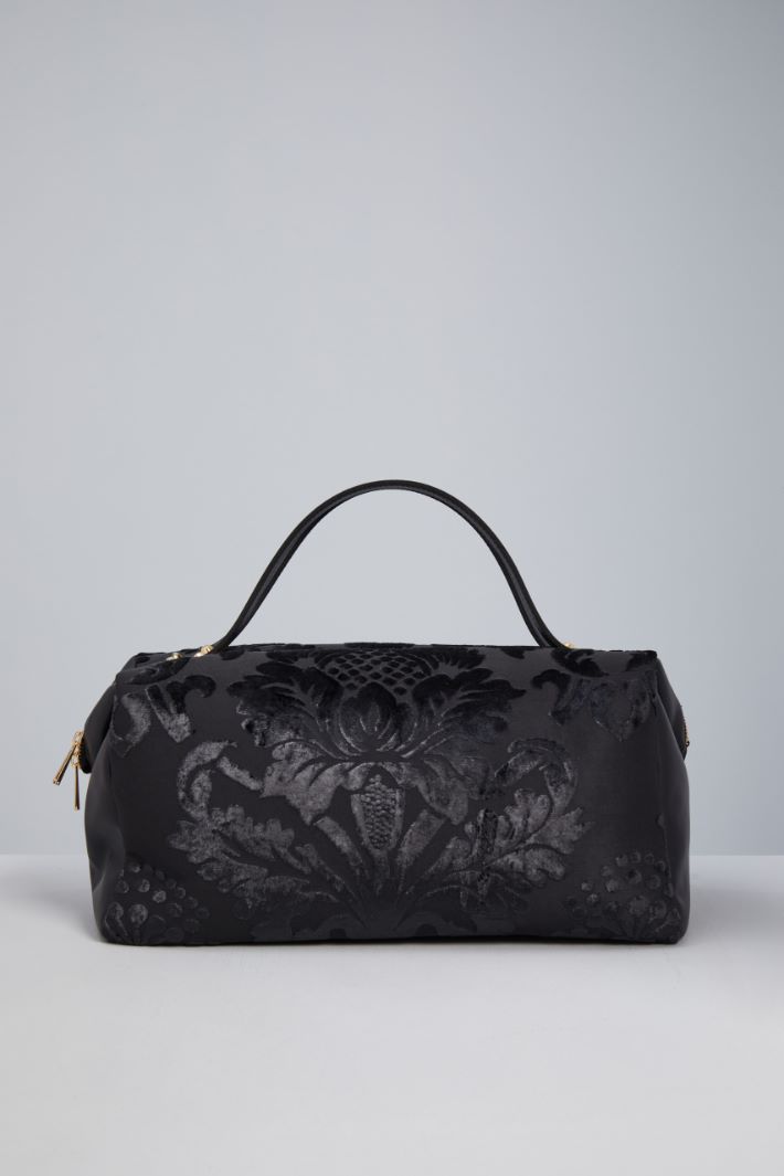 Boston bag in brocade fabric Intrend