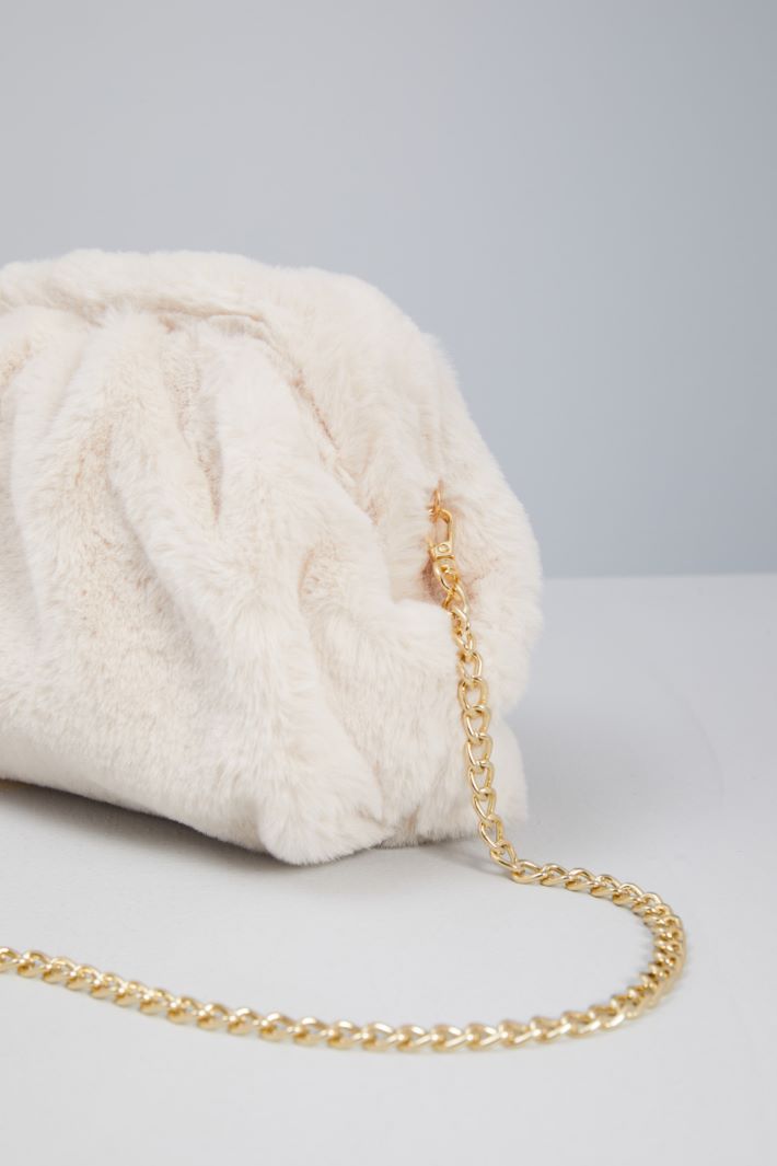 Fur-effect clutch Intrend - 4