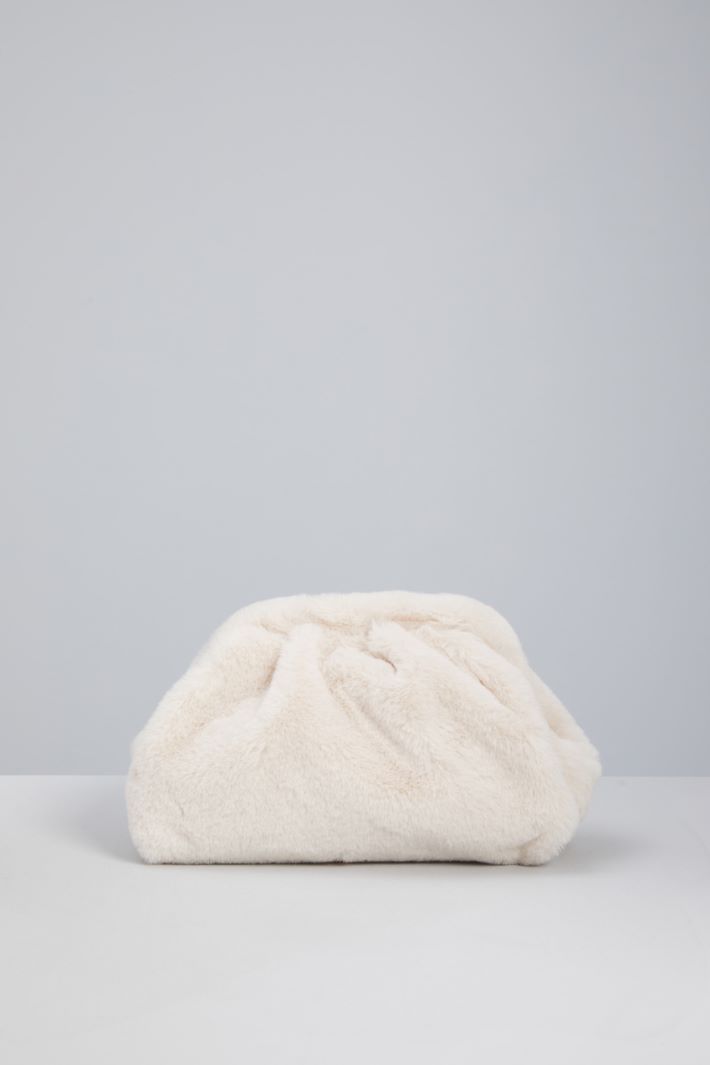 Fur-effect clutch Intrend