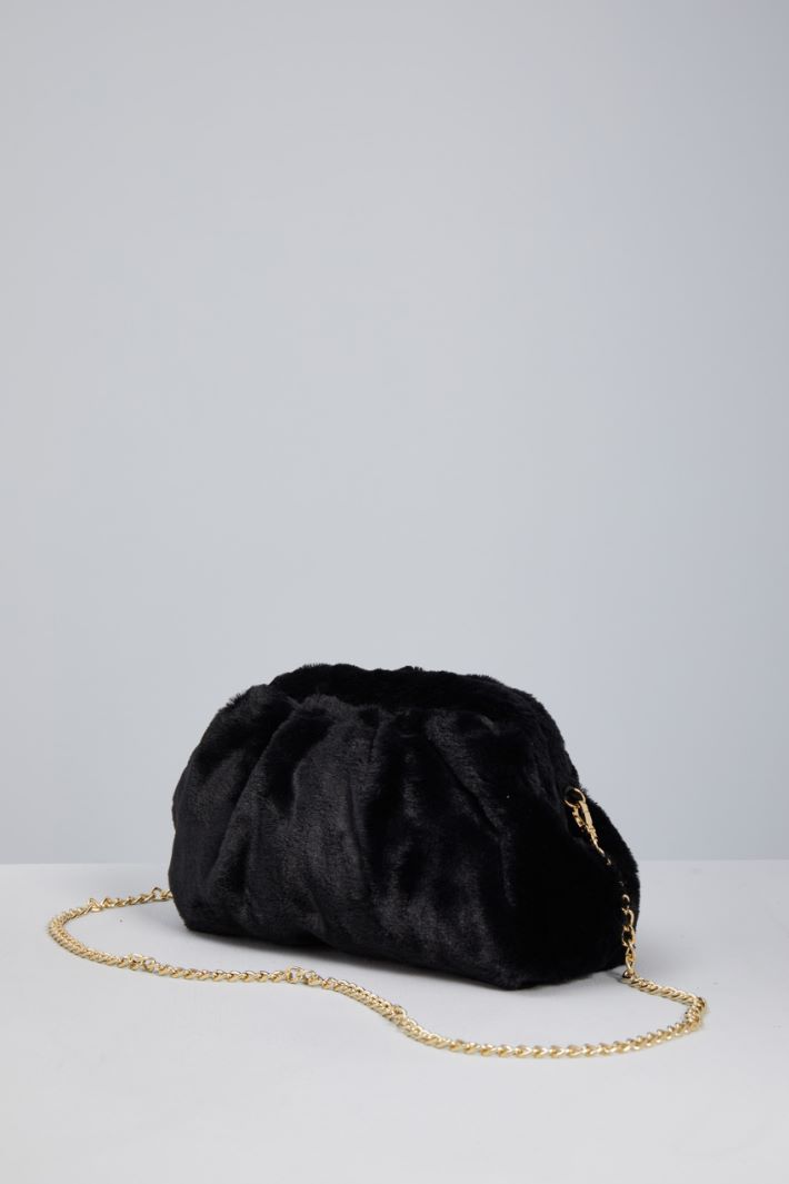 Fur-effect clutch Intrend - 2