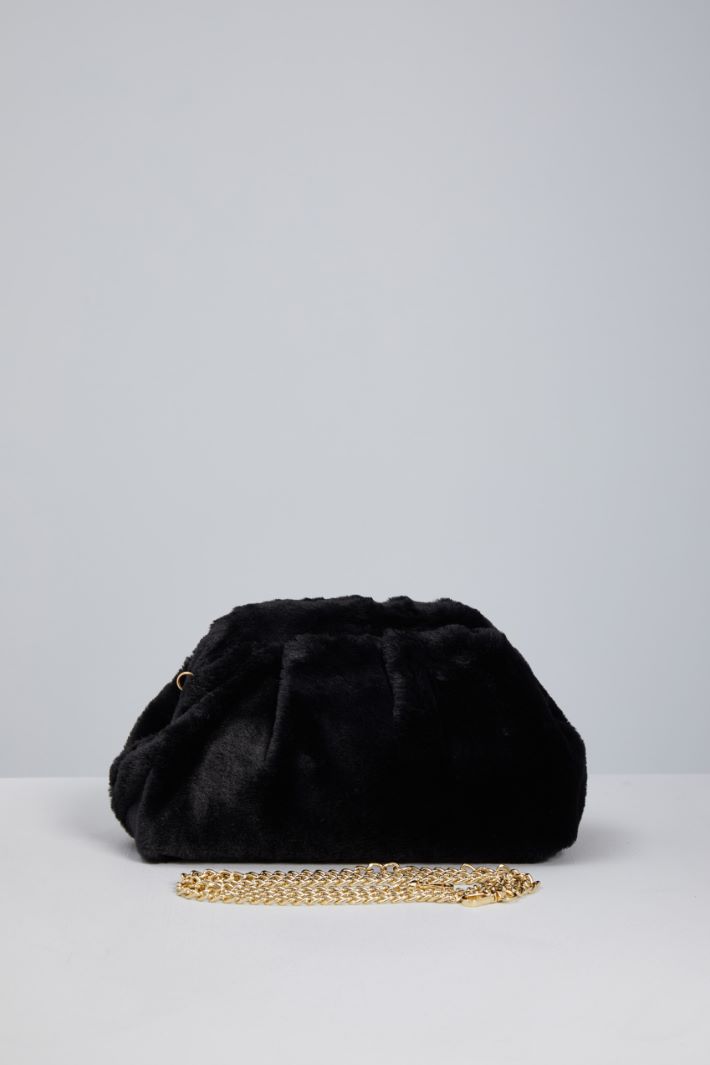 Fur-effect clutch Intrend - 3